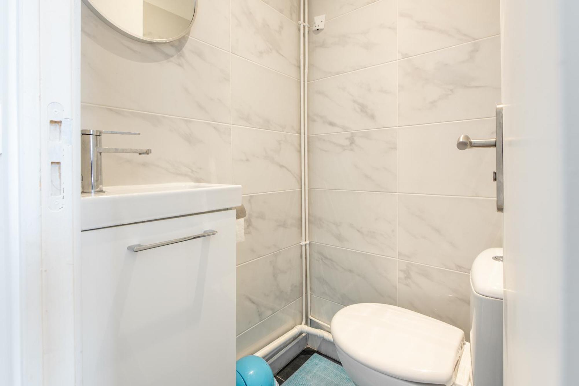 Spacious And Bright 2-bedroom Large Very Close To Paris - Near Metro Apartment *