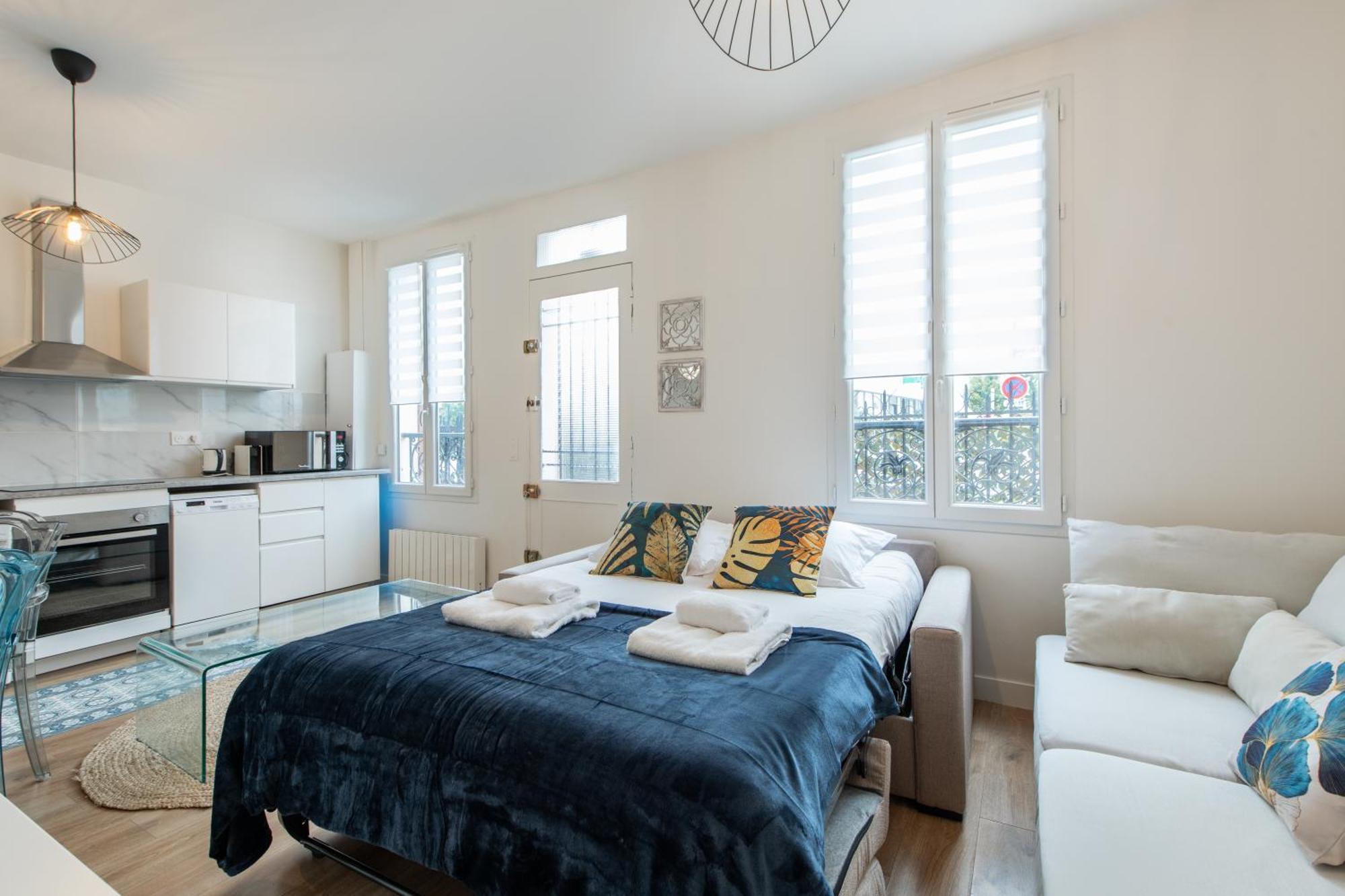 Spacious And Bright 2-bedroom Large Very Close To Paris - Near Metro *