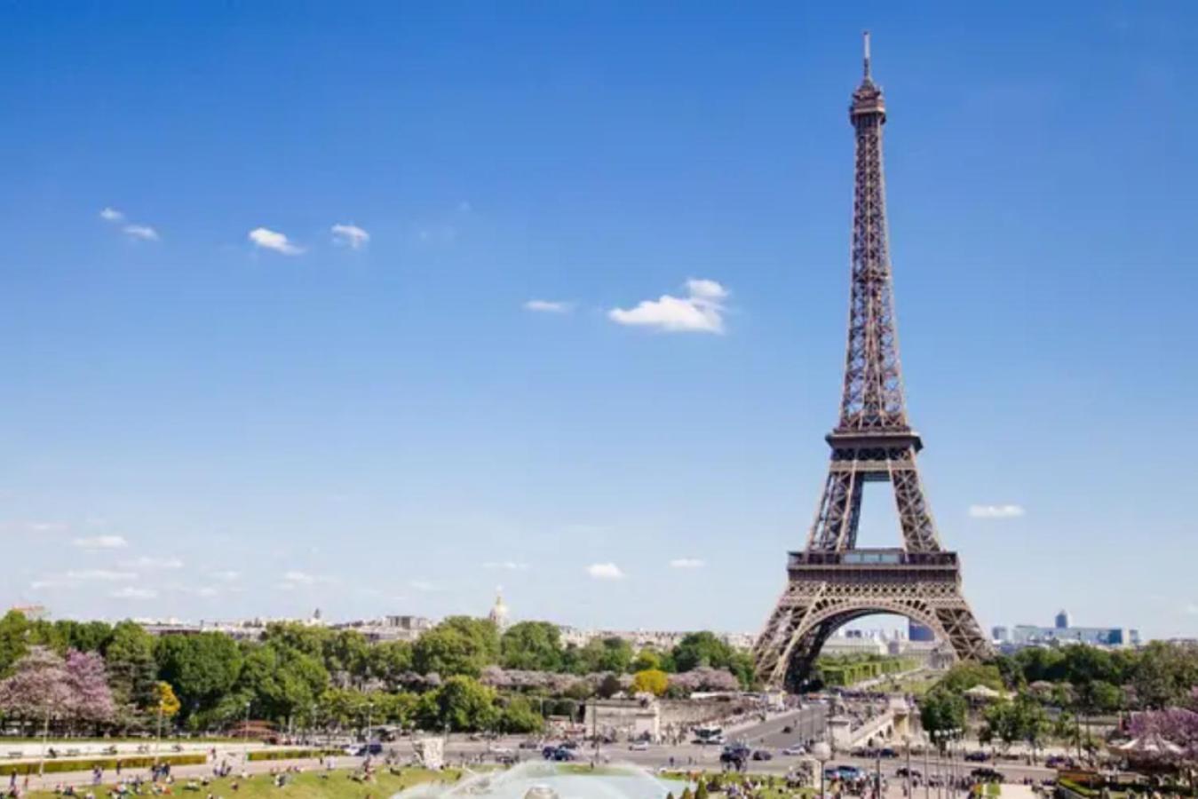 Apartment Spacious And Bright 2-bedroom Large Very Close To Paris - Near Metro *