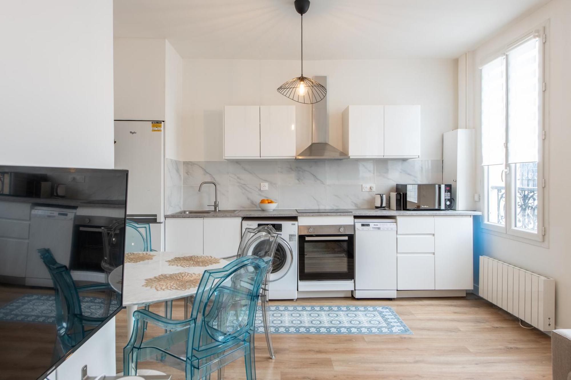 Spacious And Bright 2-bedroom Large Very Close To Paris - Near Metro Apartment Boulogne-Billancourt