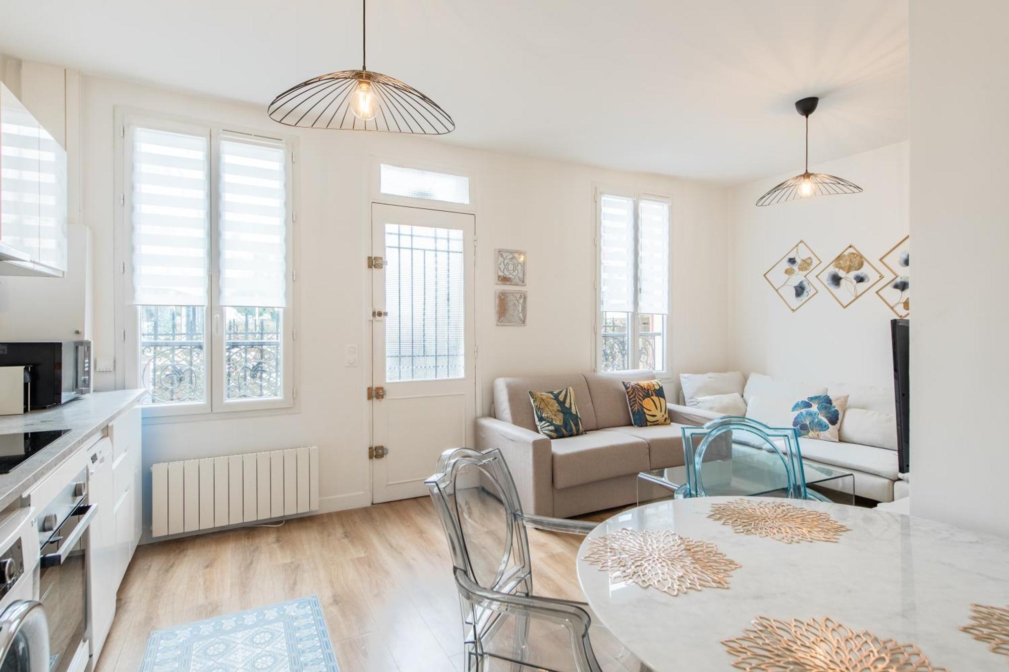 Spacious And Bright 2-bedroom Large Very Close To Paris - Near Metro Boulogne-Billancourt